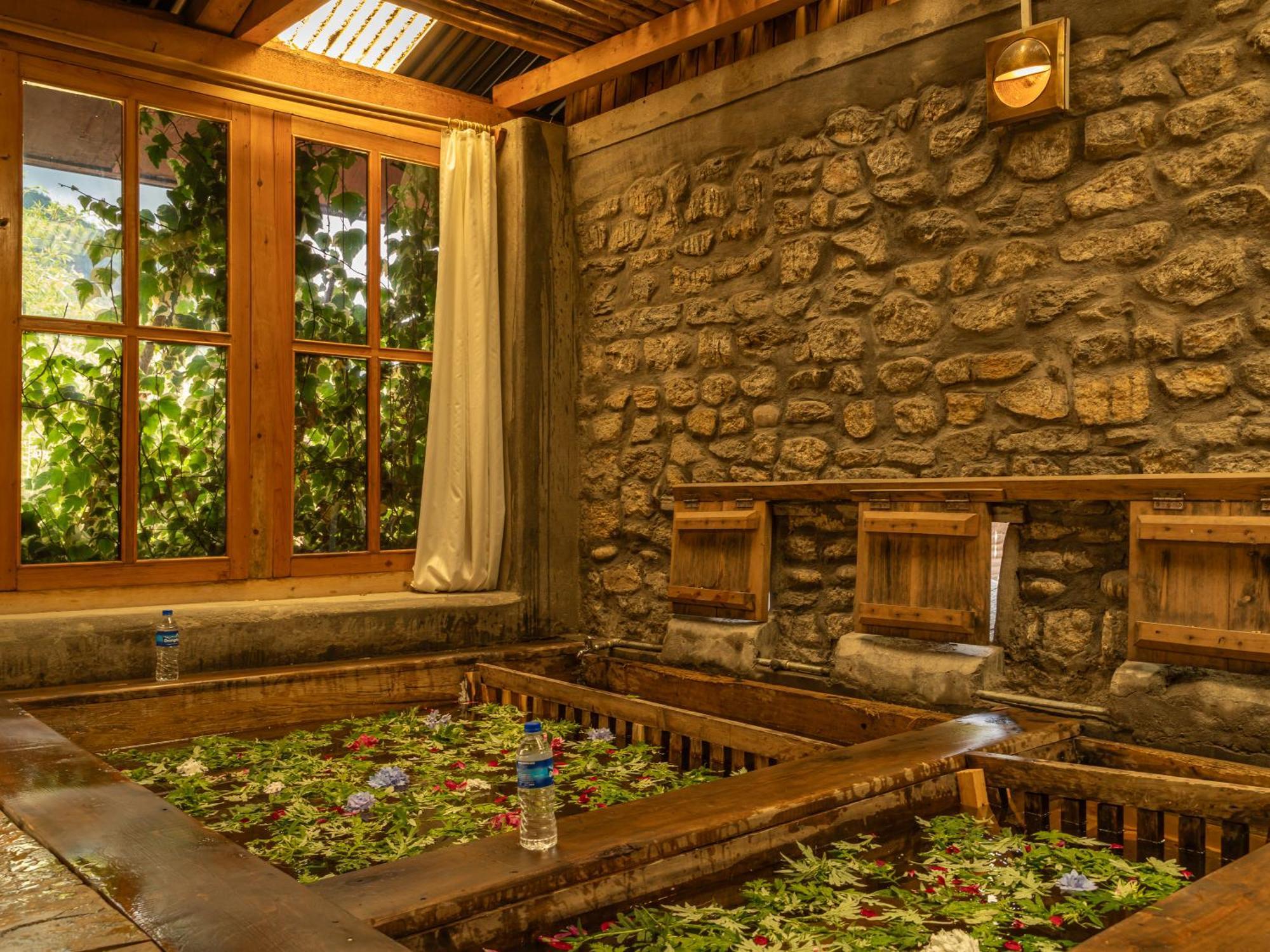 Tiger'S Nest Resort - Best Resort In Paro Exterior foto